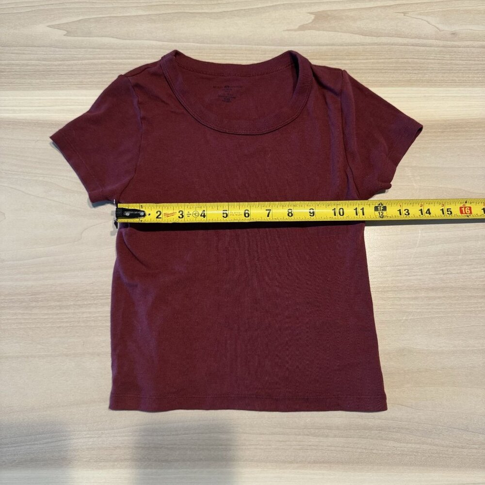 Brandy Melville Burgundy Red Short Sleeve Baby Tee T-Shirt Women's One Size OS - Picture 4 of 4